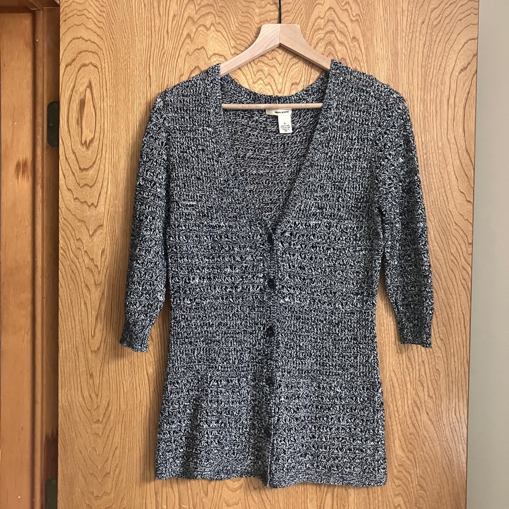 🧵DKNY Size Medium Button Up Sweater Cardigan
